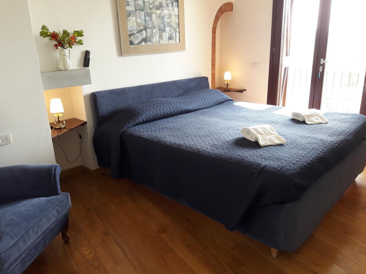Апартаменты La Rocca Di Montalbino Монтеспертоли Экстерьер фото