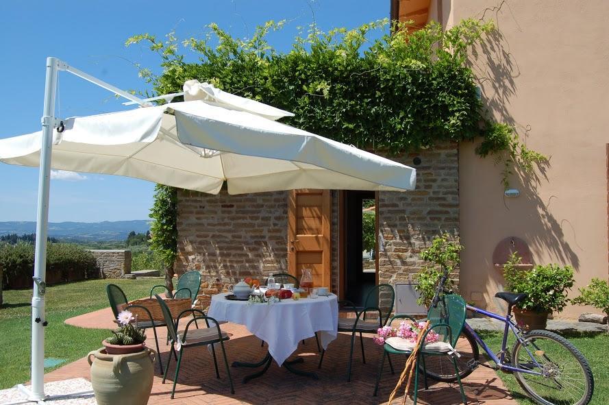 Апартаменты La Rocca Di Montalbino Монтеспертоли Экстерьер фото