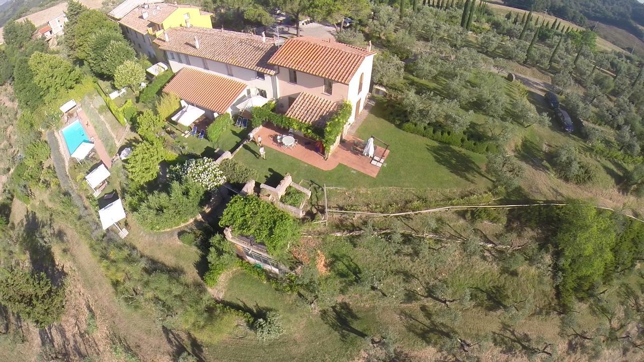 Апартаменты La Rocca Di Montalbino Монтеспертоли Экстерьер фото